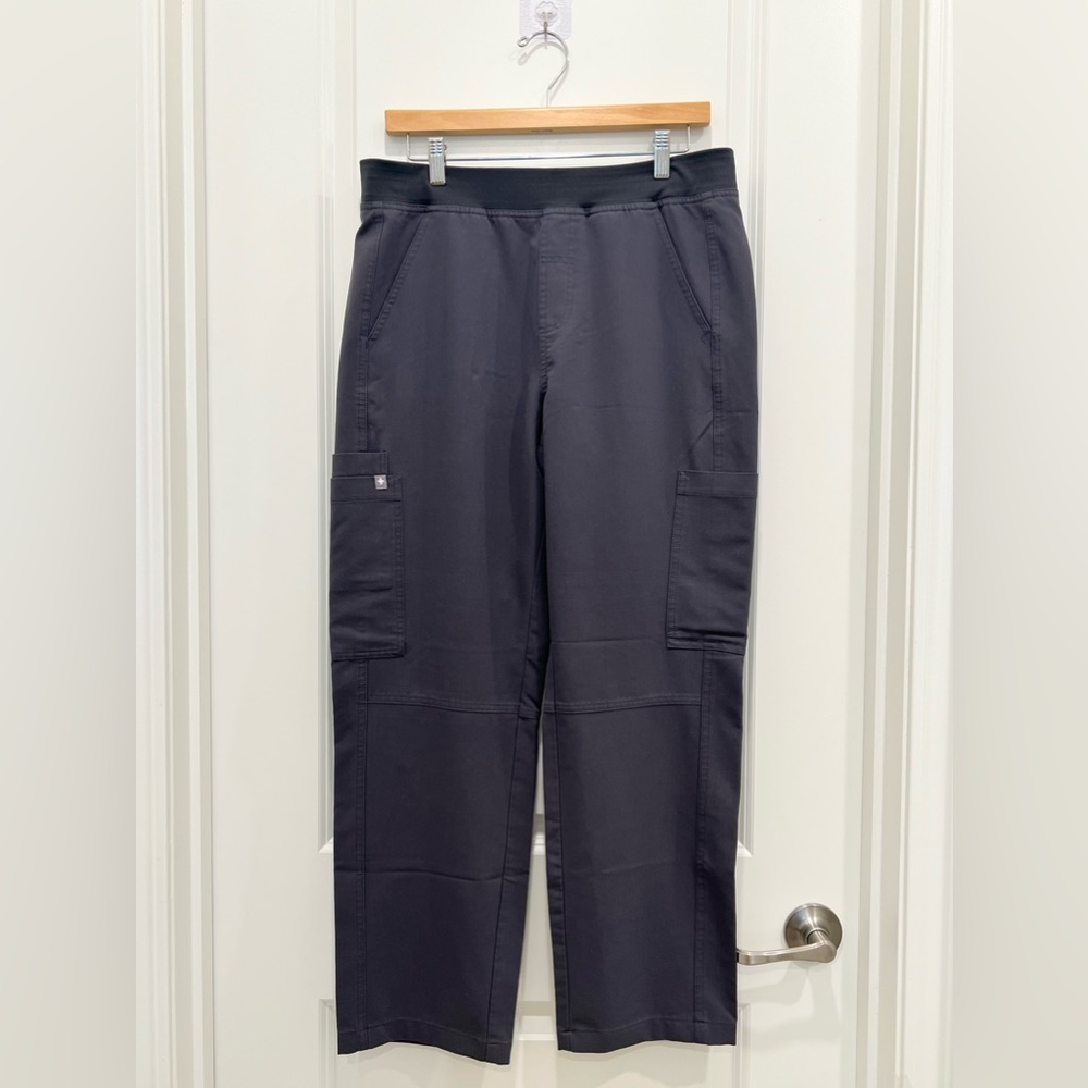 FIGS Men’s Cargo Scrub Pants